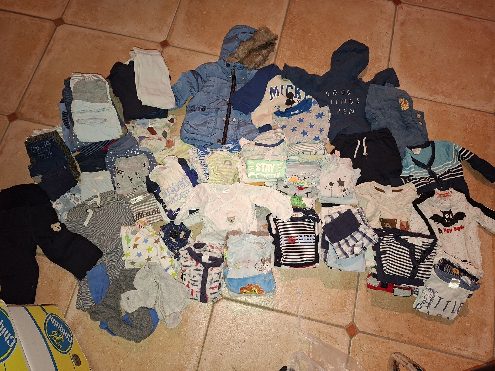 Lotti & Set di vestiti: Babykleider Gr. 68 – Usato da Lanterswil venduto da GuggiAust 1
