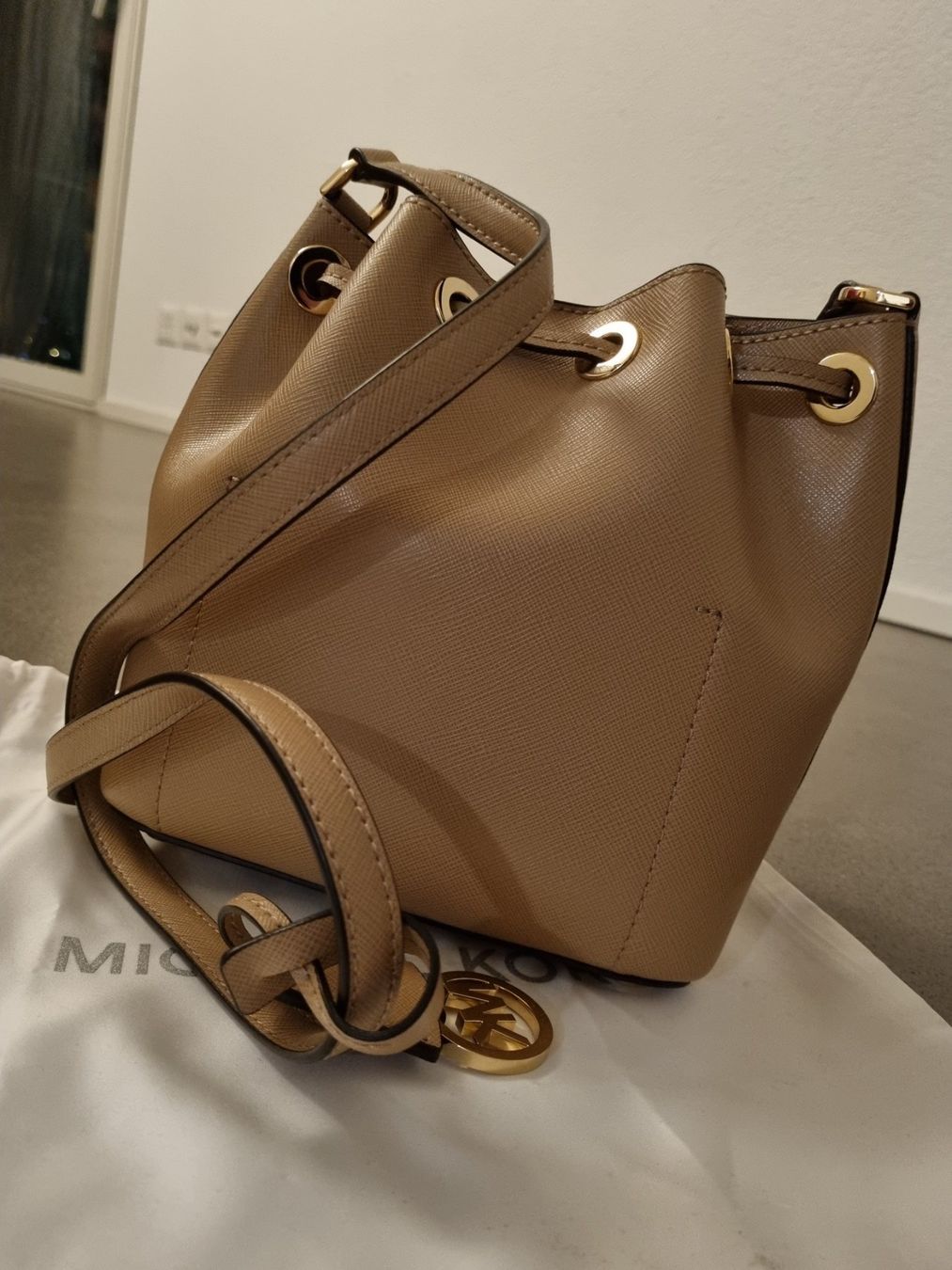 Michael Kors Borse da donna: Michael Kors Beuteltasche neu – Nuovo e nell'imballaggio originale da Luzern venduto da HunkAnd1 1