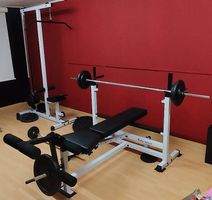 Bankdrücken, Latzug, 210kg Gewichte  usw. Alles zusammen