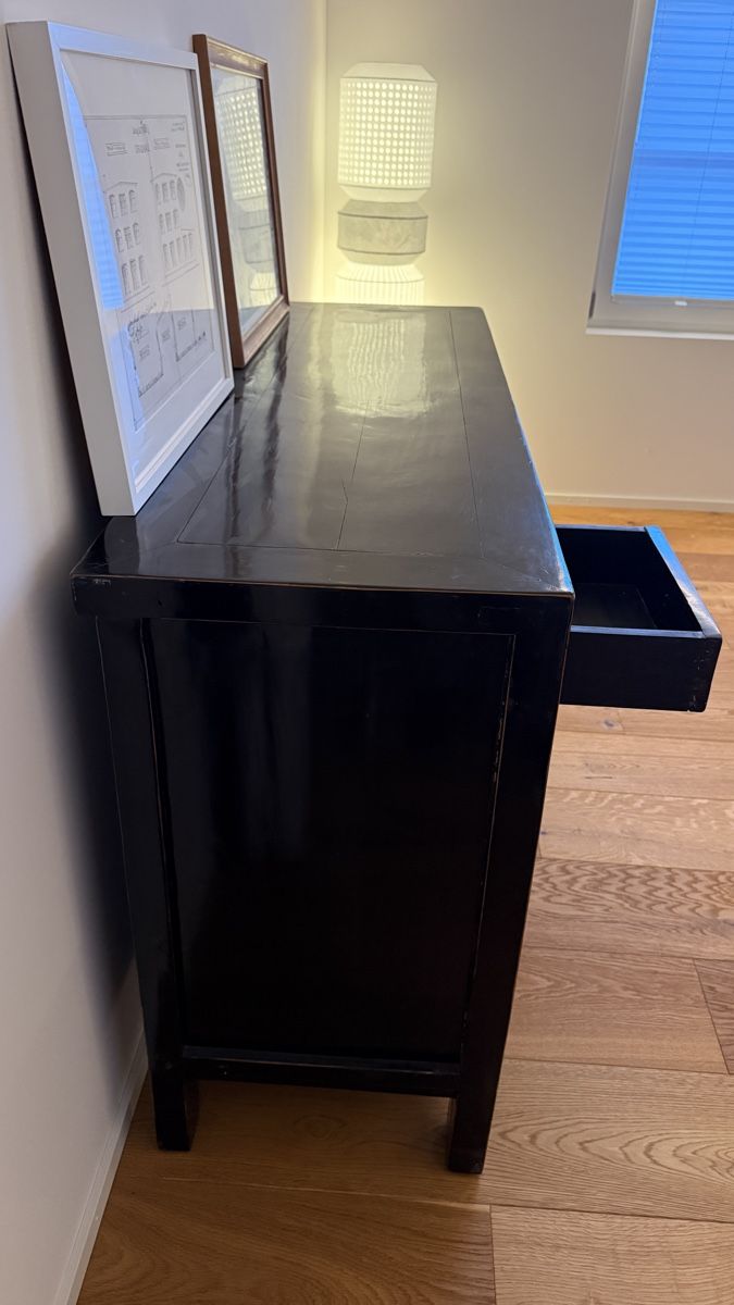 Cassettiere: Sehr schönes massives Sideboard – Usato da Schwellbrunn venduto da Swisscosmopolit 2