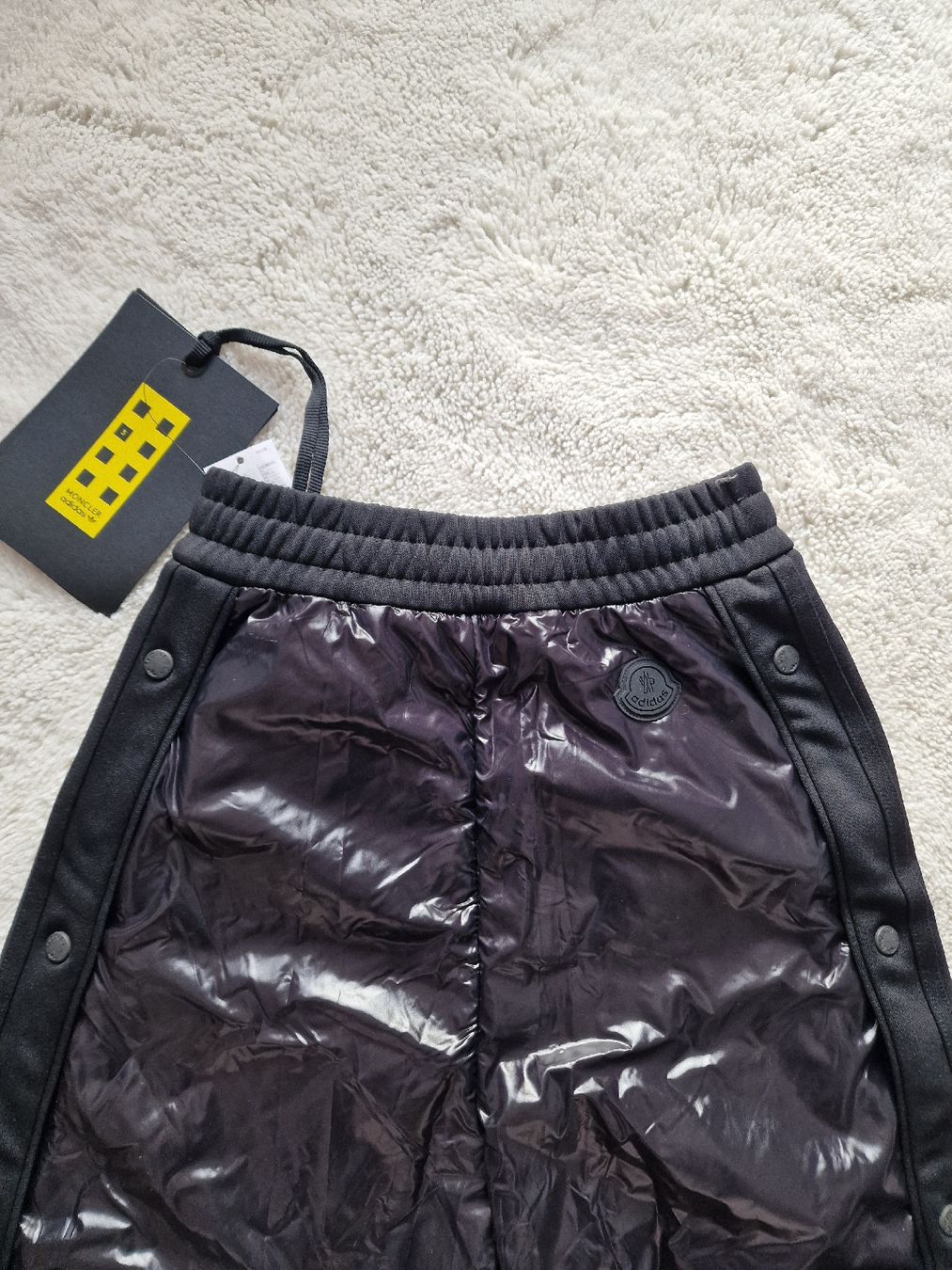 Moncler Pantaloni: Pantalon Moncler × Adidas – Nuovo e nell'imballaggio originale da Yverdon-les-Bains venduto da Ed9lude 2