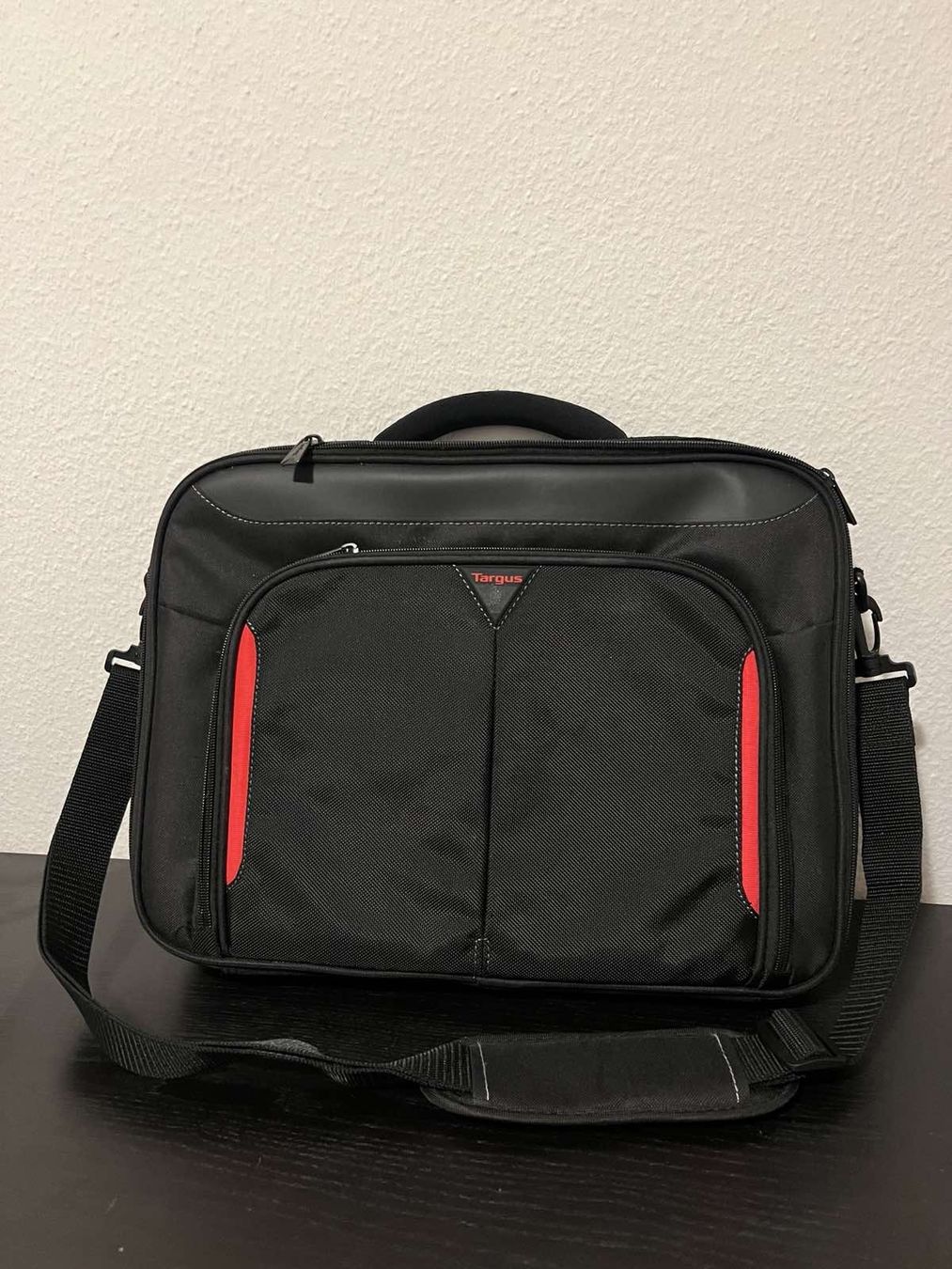 Targus Taschen: Targus Classic+ – Neu (gemäss Beschreibung) aus Basel von M.M_ 1