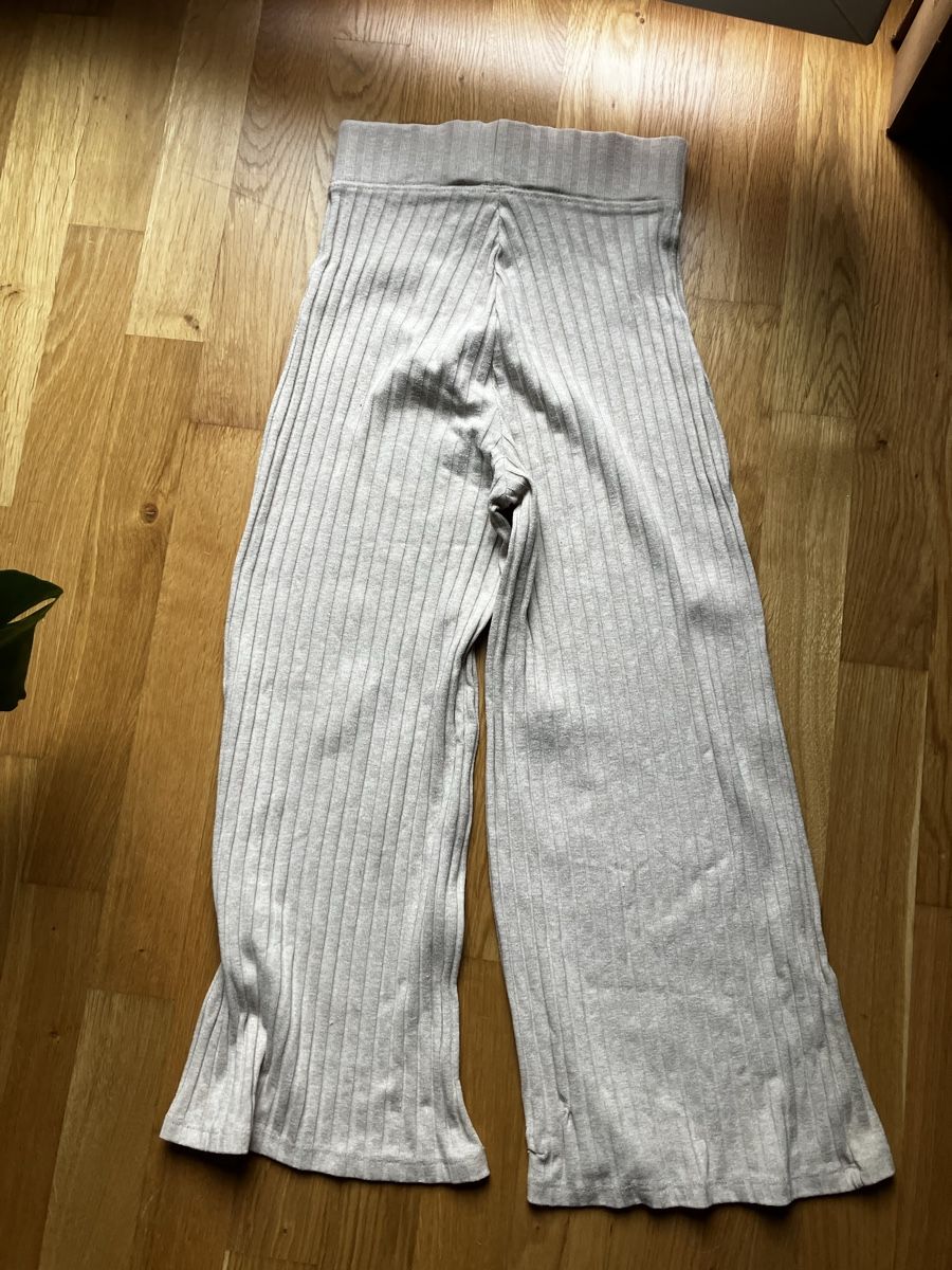 Stradivarius Hosen: Dreiviertelhose beige Gr. XS – Gebraucht aus Ostermundigen von janaj 2
