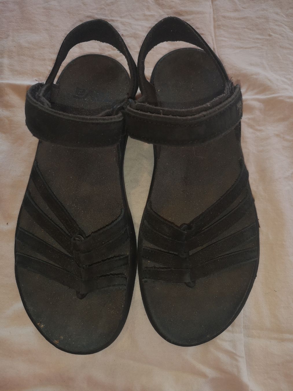 Teva Schuhe für Mädchen: Teva Sandalen 36 – Gebraucht aus Aumont von Mandragora02