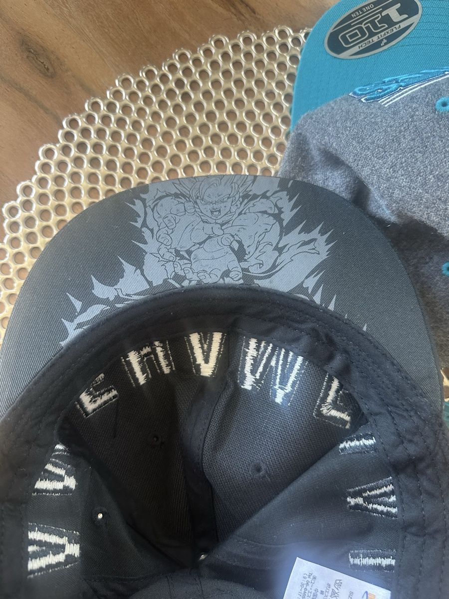 DC shoes Autres vêtements garçon: DC und Dragonball Cap – D'occasion à Goldach par Lenny0220 5
