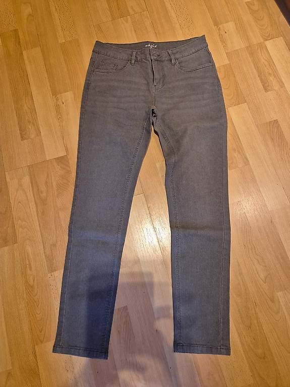 Jeans: Damen-Jeans – Usato da Kleinlützel venduto da hkl_sv2y