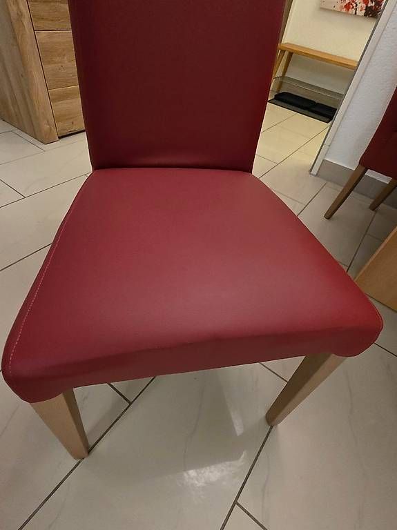 Chaises: 4 Esszimmerstühle Conforama "Boston" Kunstleder rot – D'occasion à Zürich par Spillmannr 1