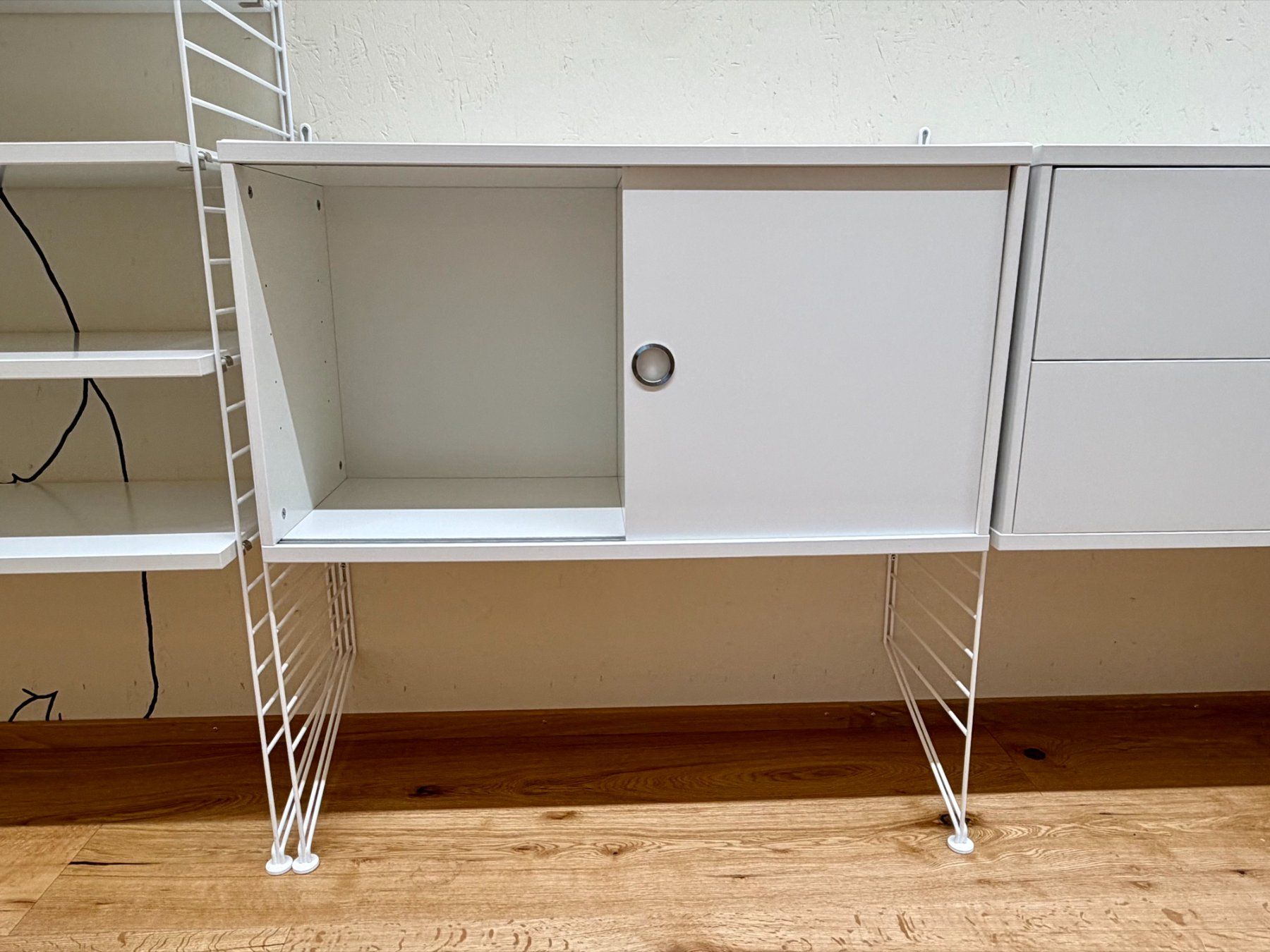 String Regale: String System Regal + Sideboard weiss, neuwertig (Original) – Gebraucht aus Oberkirch LU von petitefashion 4