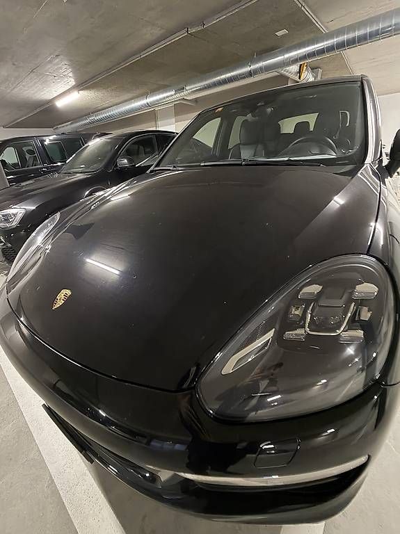 Tutti pezzi di ricambio auto: Porsche Cayenne Motorhaube  – Usato da Rietheim venduto da Investbest 1