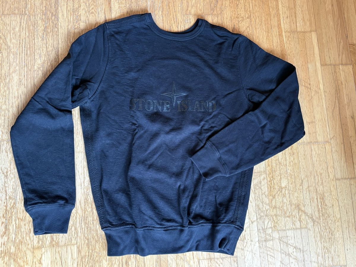 Stone Island Maglioni & Felpe: Stone Island Pullover, Grösse M, Schwarz, Top Zustand! – Usato da Winterthur venduto da Fiore0011