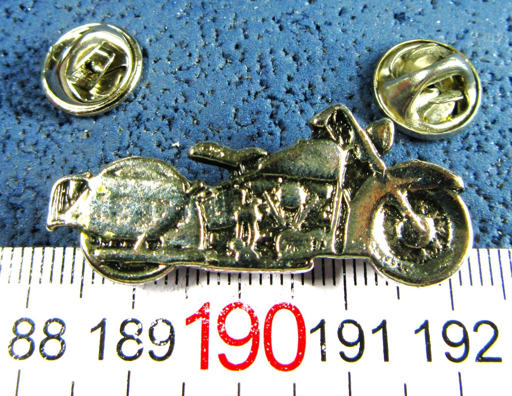 HARLEY DAVIDSON 2NÄGEL-PIN SILBRIG OLDTIMER VINTAGE | Kaufen auf Ricardo
