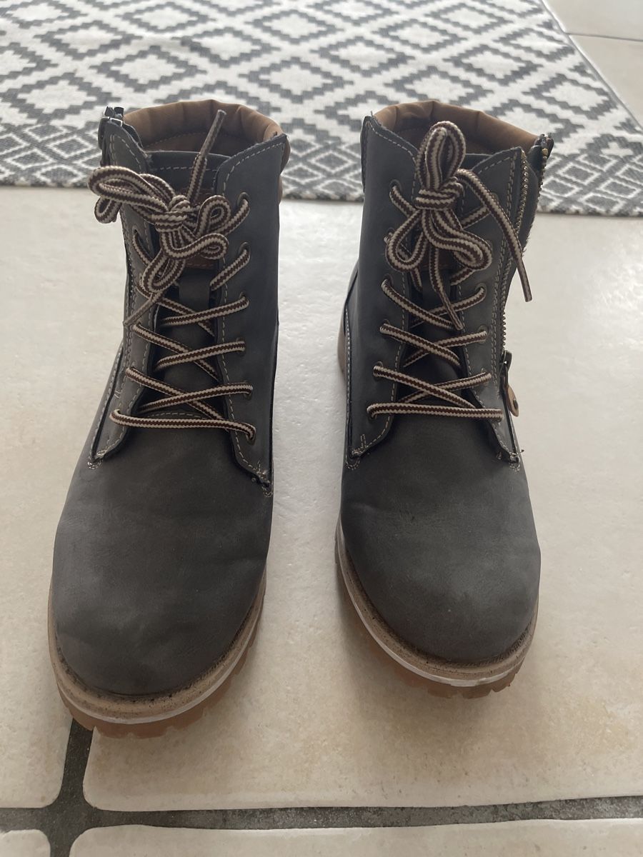 Damenschuhe: Pesaro kurze Stiefelette 39 – Gebraucht aus Adliswil von JadrankaR
