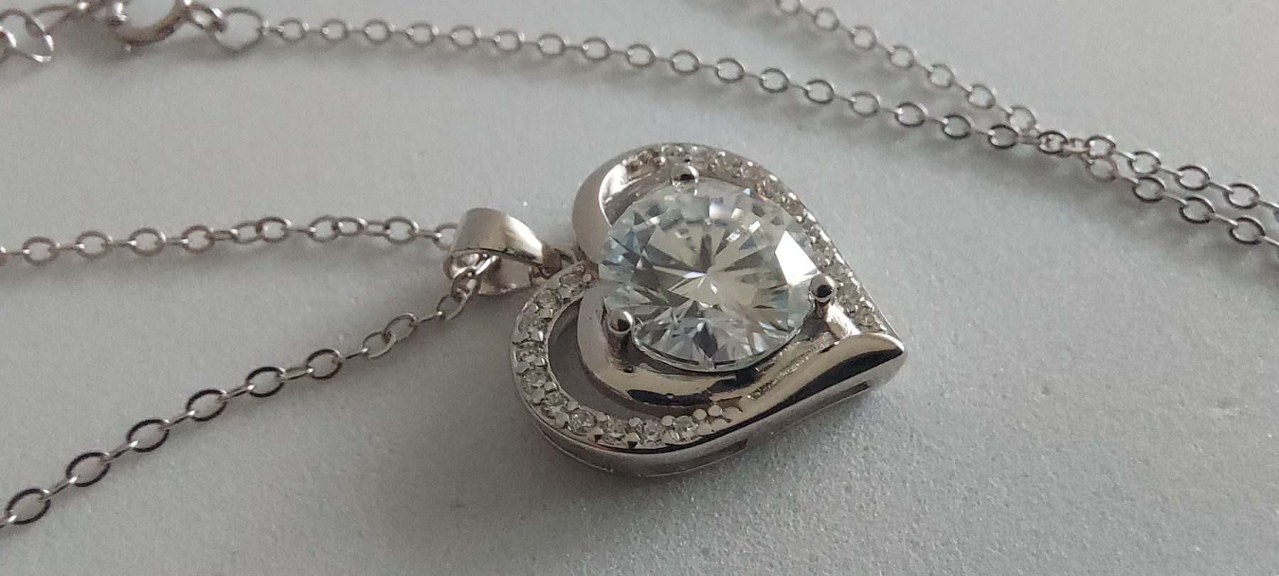 Ketten: Silberkette mit Herzanhänger,  3ct Moissanite – Neu (gemäss Beschreibung) aus Ettenhausen TG von CH2300 2