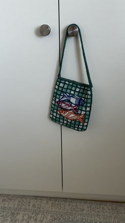 Kleine Zara Tasche mit Perlen, Fischmuster