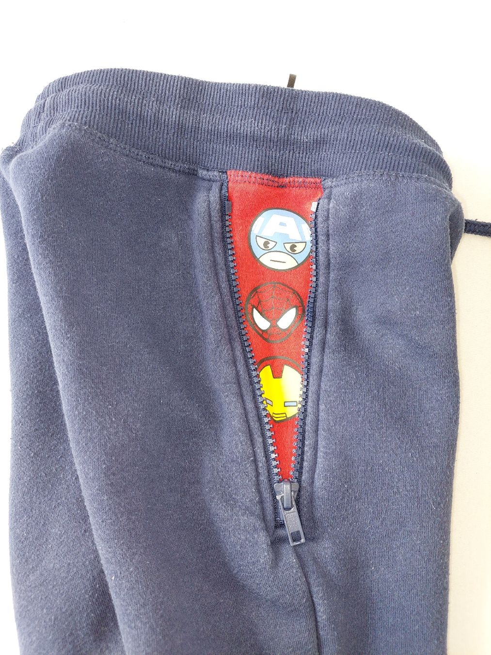 Pantaloni: Trainerhose dunkelblau von Spiderman – Usato da Rudolfingen venduto da T.Mueller 4