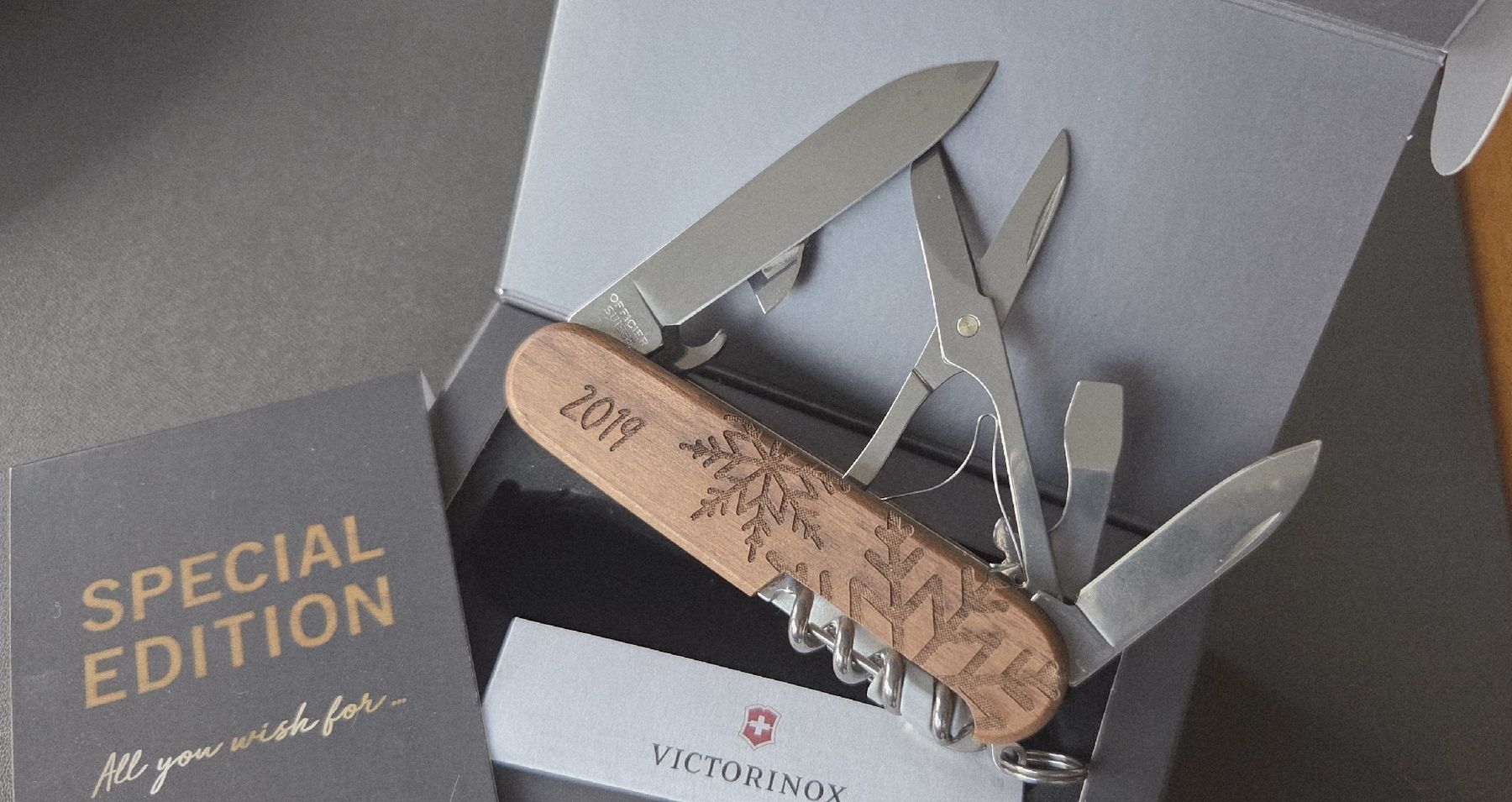 Victorinox Coltelli tascabile: Victorinox Spécial Edition 2019 – Nuovo e nell'imballaggio originale da Nidau venduto da Limite15