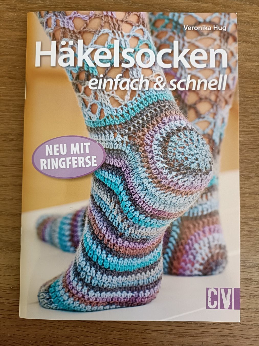 Libri: Aktion: Häkelsocken – Nuovo (secondo la descrizione) da Rotkreuz venduto da Basana2