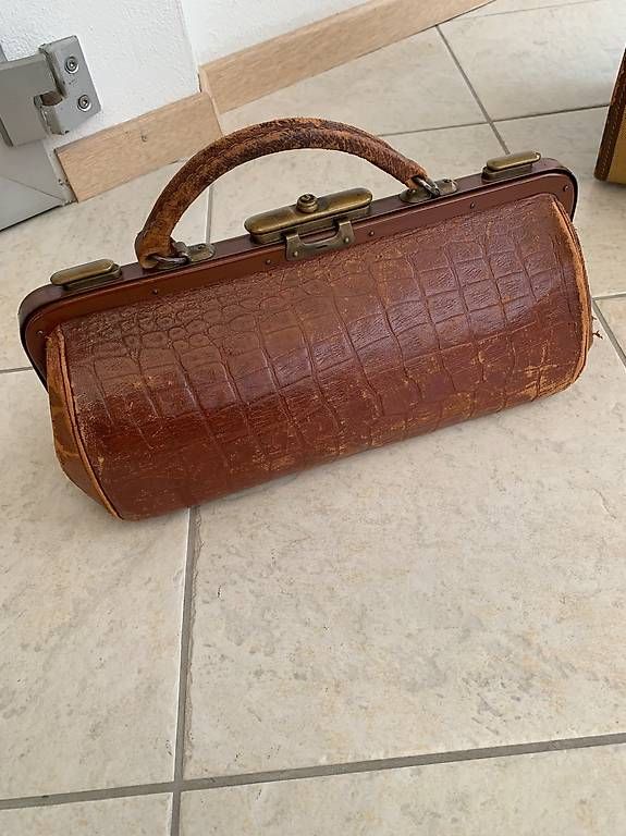 Reisekoffer: Mallette de médecin ancienne  – Gebraucht aus Etoy von san_78xt