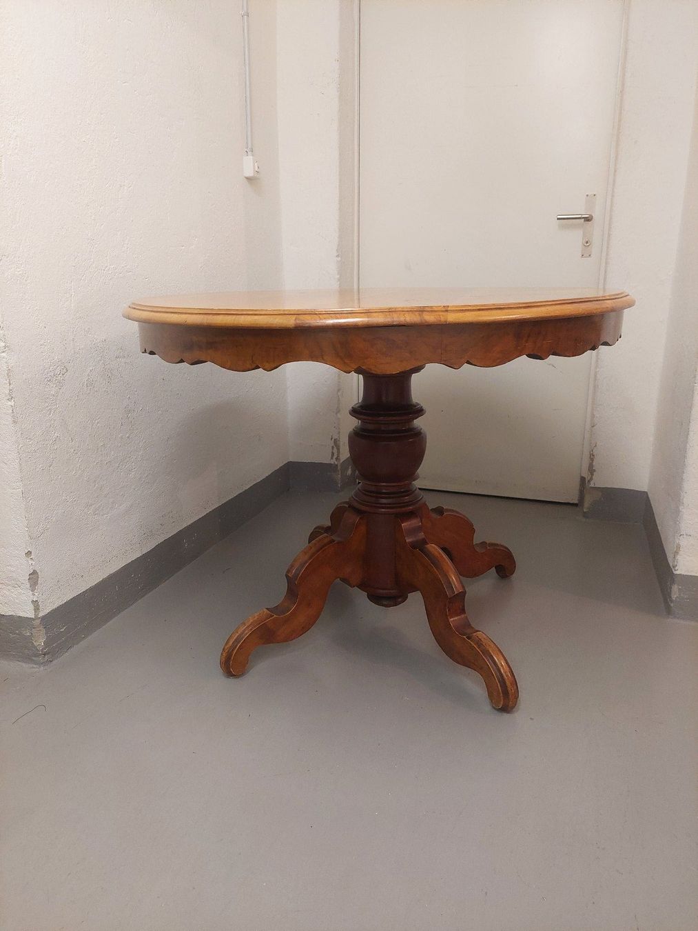Tische: Ovaler Holztisch – Gebraucht aus Zürich von mik_t2n2 2