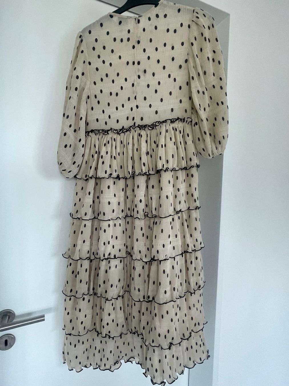 Ganni Vestiti: Ganni Kleid mit Punkten / Polka Dots – Nuovo e nell'imballaggio originale da Thalwil venduto da ale_gr5l 4