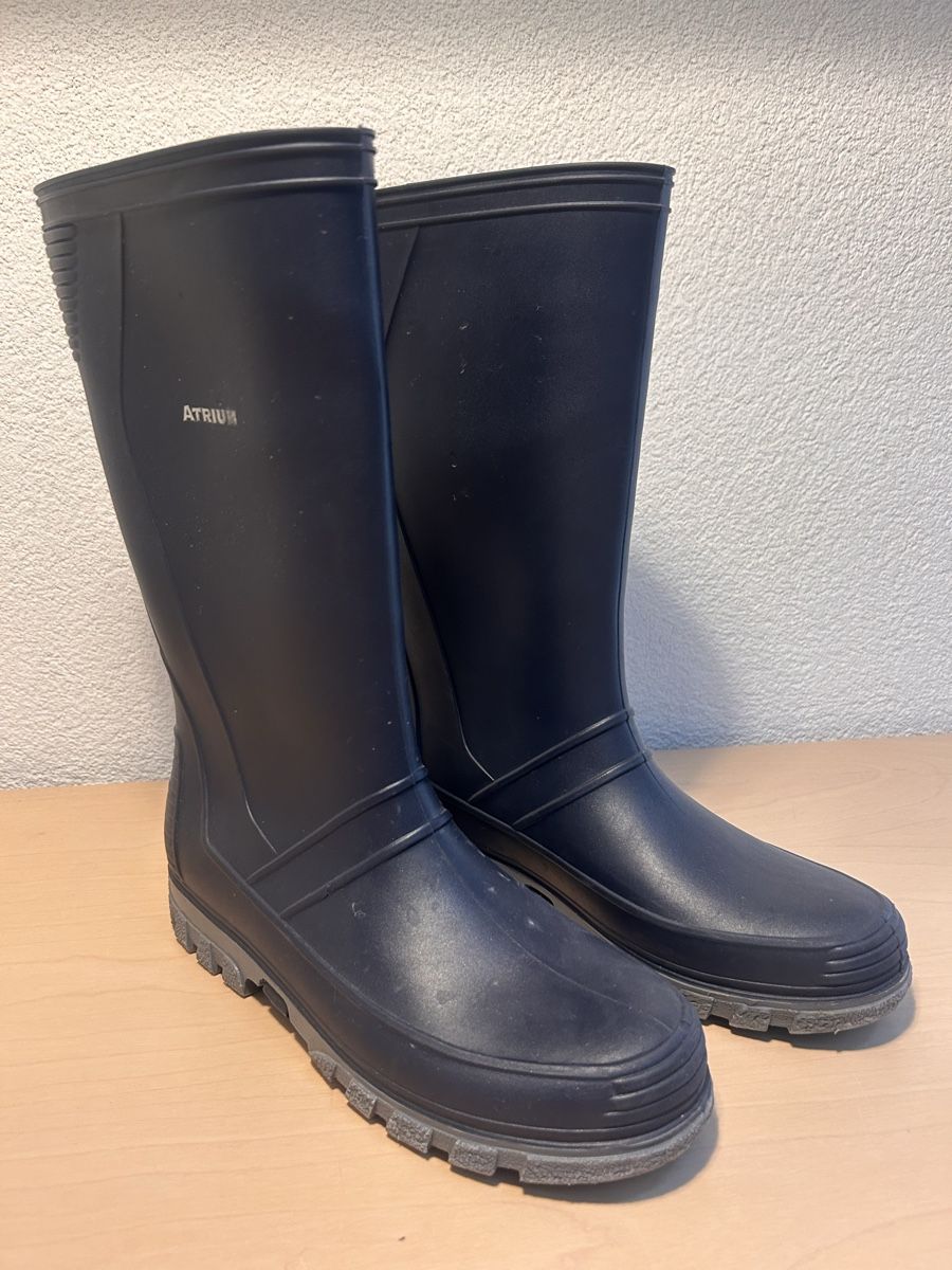 Scarpe da uomo: Gummistiefel, Regenstiefel Gr.37 – Usato da Ellikon an der Thur venduto da SaSi2000