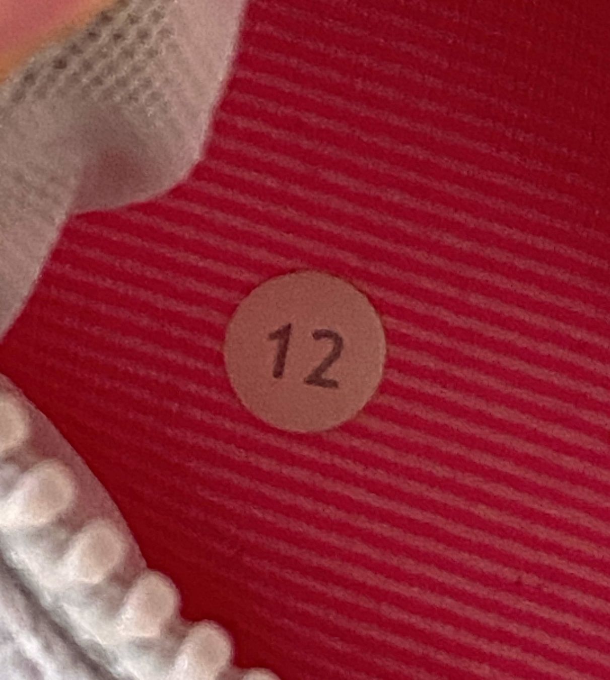 Lululemon Vestes: pink neon Lululemon Define Jacke Gr. 12=44 – D'occasion à Allschwil par Rosenfee 5