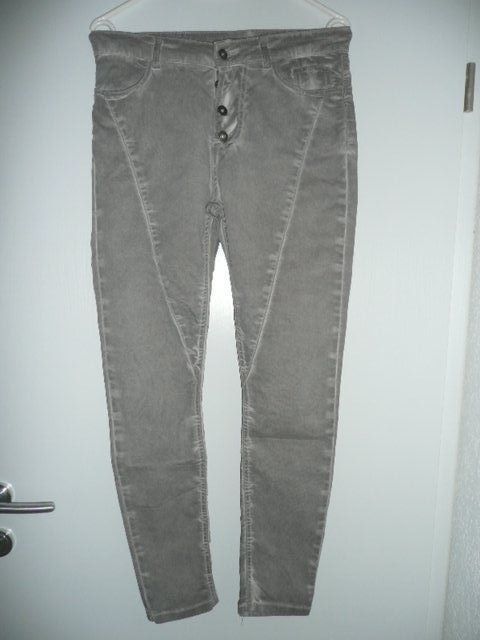 Jeans: Coole Jeans im Used-Look – Nuovo (secondo la descrizione) da Baar venduto da negombo