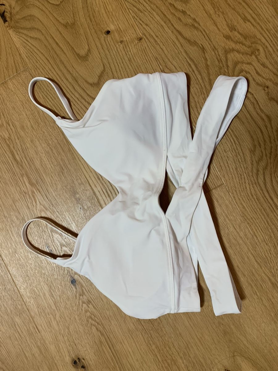 Lululemon Tops: Lululemon still now bra. Gr. 10 – Gebraucht aus Matzingen von style.encore 3