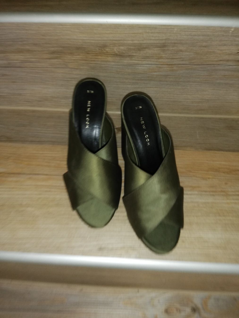 Zalando Scarpe da donna: Neue  Pantoletten von Zalando – Nuovo (secondo la descrizione) da Egnach venduto da bgdo26 4