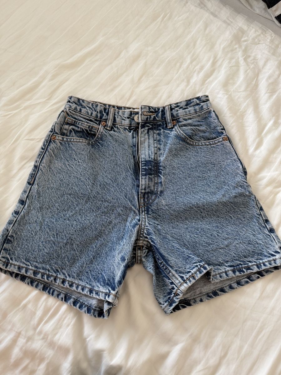 Zara Jeans: ZARA Denim Shorts, Gr. 34 – Gebraucht aus Volketswil von habibeoez 3