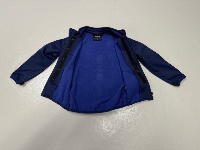 Reima Giacche: Reima Mid Layer Softshell Jacke, neuwertig, Grösse 98 – Nuovo (secondo la descrizione) da Aarau venduto da Sasa75 1