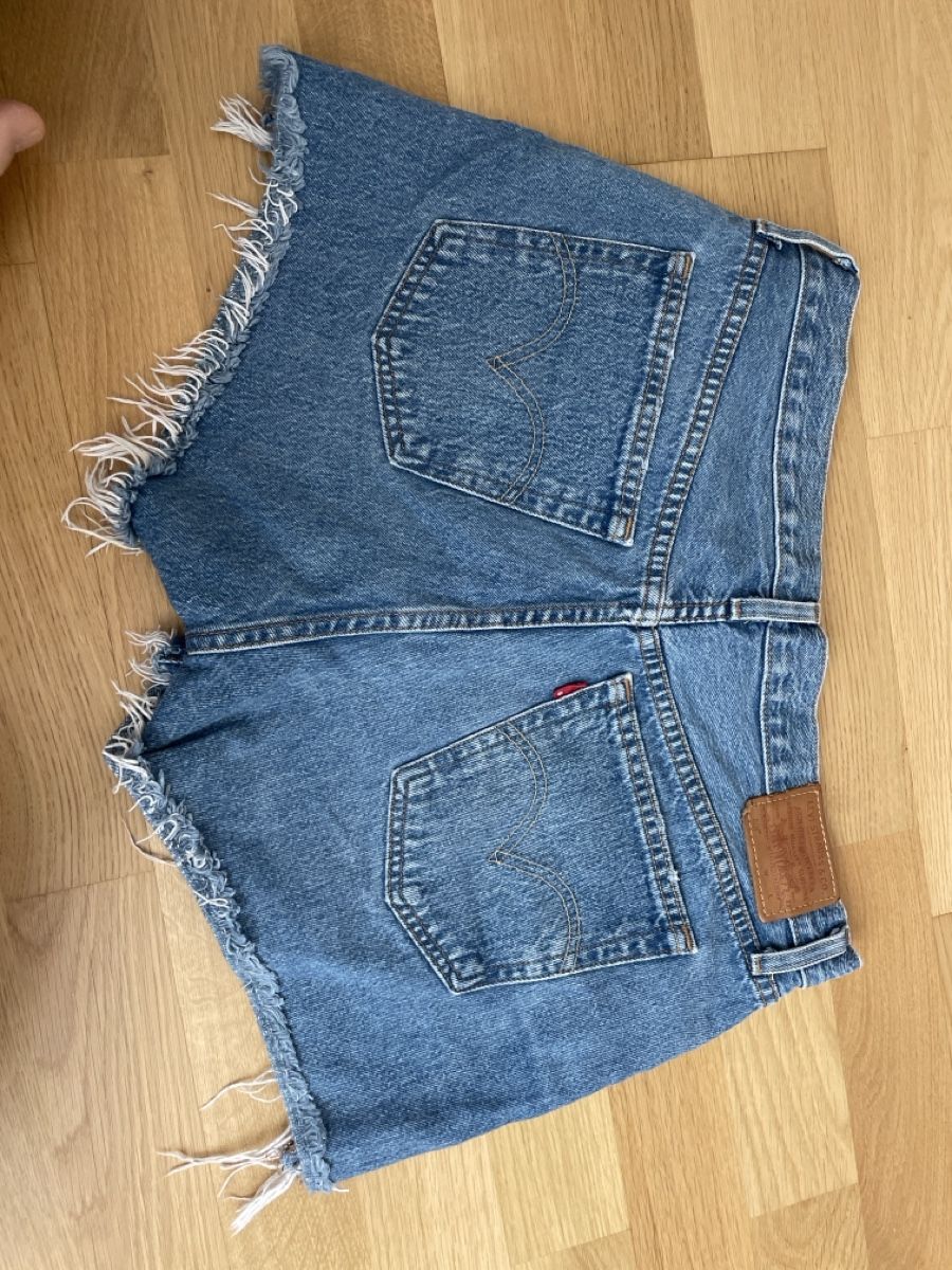 Levi's Jeans: Levis Hotpants w30  – Nuovo (secondo la descrizione) da Zürich venduto da Circularrocks 1