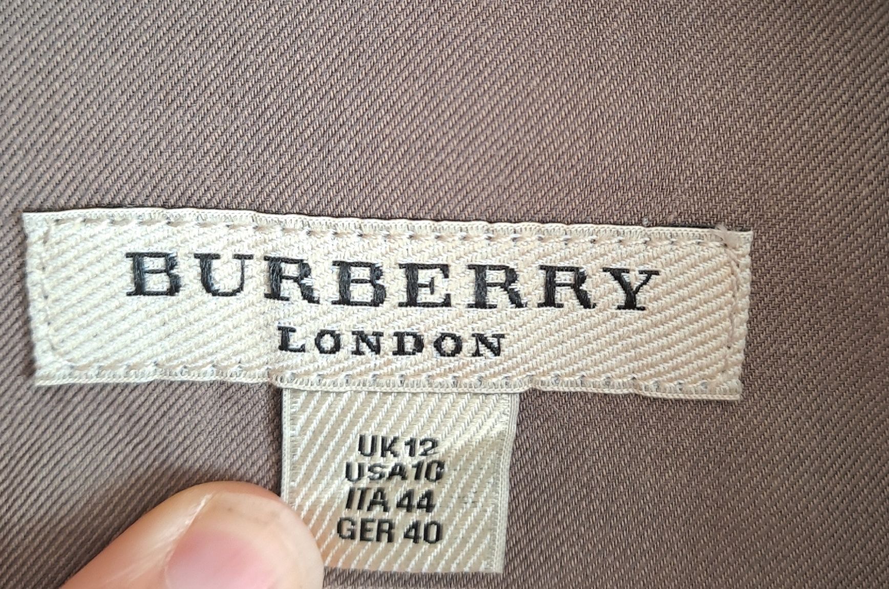 Burberry Camicette: Burberry Bluse aus 100% Baumwolle – Nuovo (secondo la descrizione) da Oberhasli venduto da Lea98 2