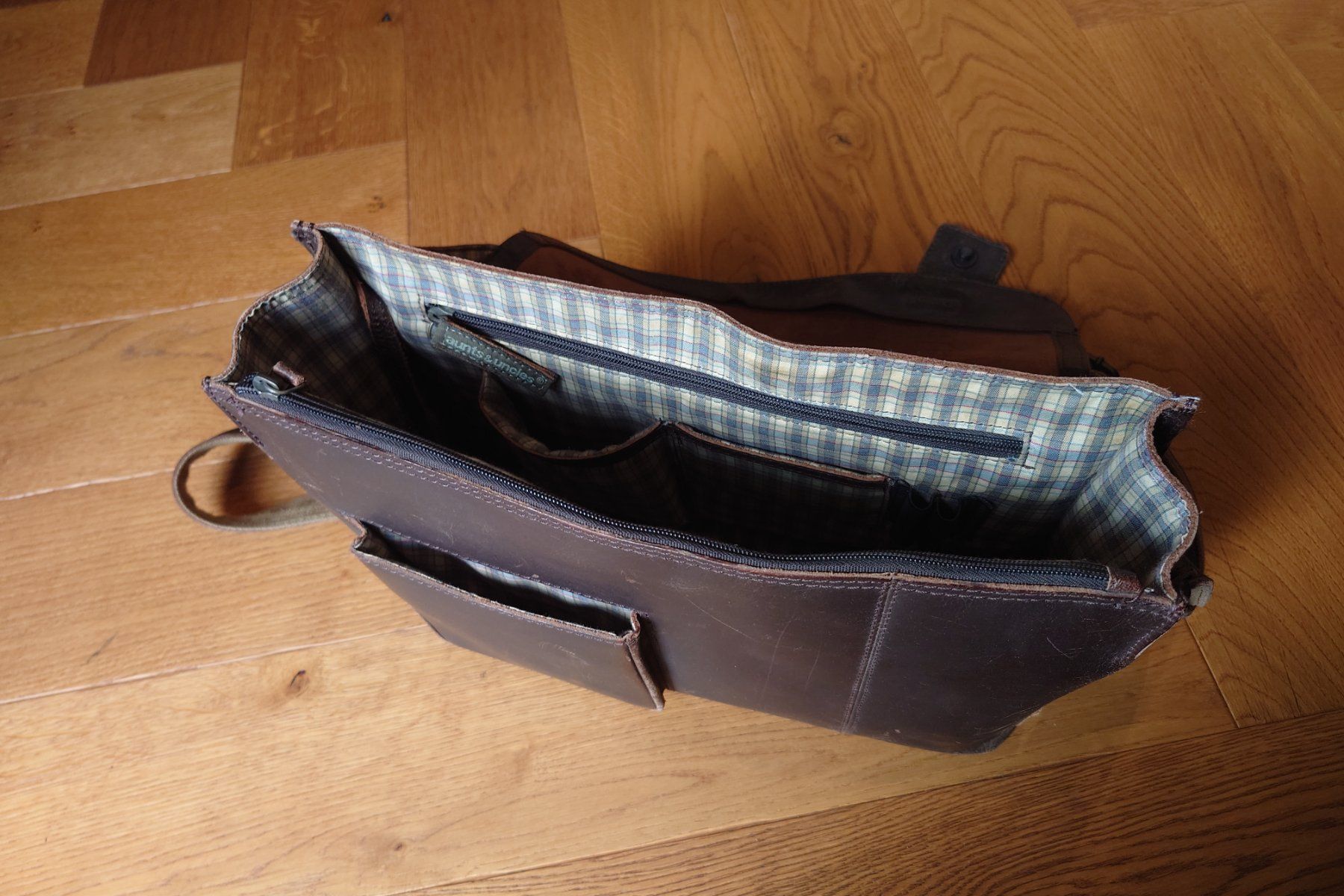 Aunts & Uncles Taschen: Aunts & Uncles Ledertasche, Braun – Gebraucht aus Stäfa von SirBobbey 6