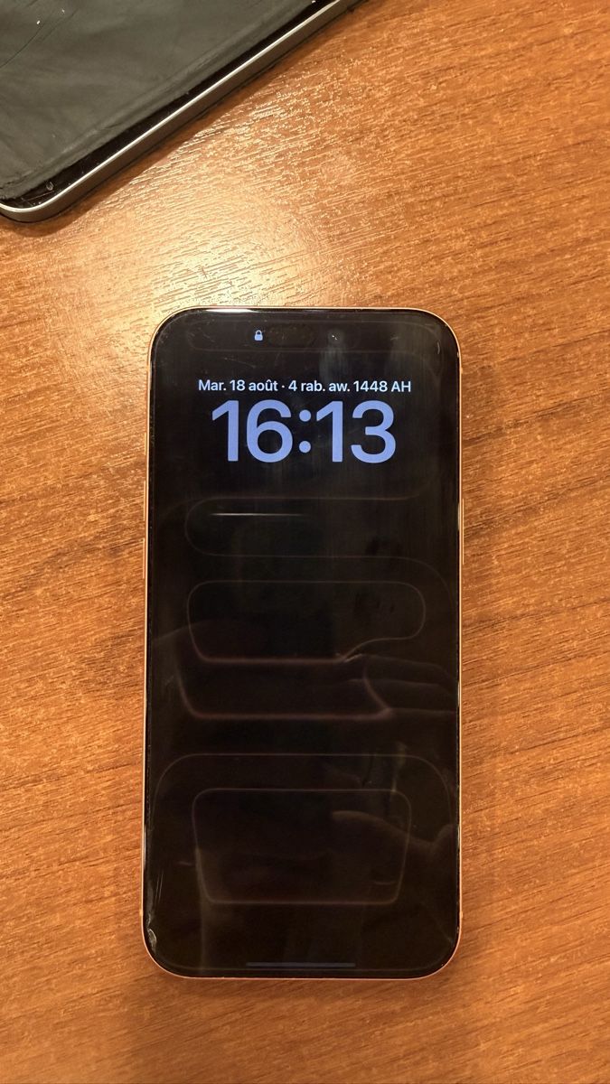 Apple Portables: Iphone 17 pro max - 256gb - orange – D'occasion à Aigle par DijonKadaj