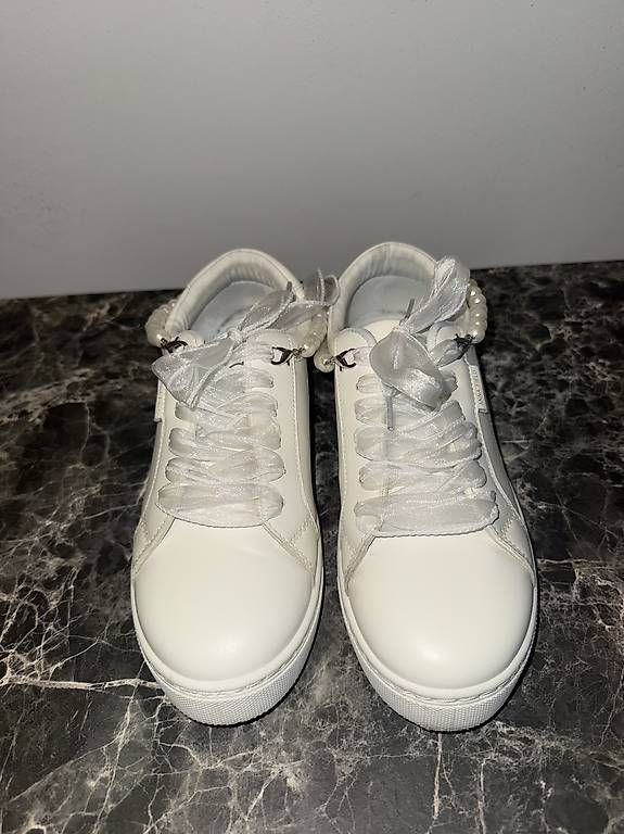 Scarpe da donna: Weisse Sneakers / Brautturnschuhe Gr.39 – Usato da Zürich venduto da Marti97 3