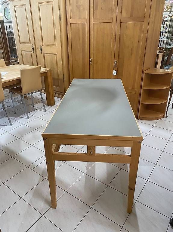 Tavoli: Schöner schlichter Esstisch aus Holz – Usato da Neuhausen am Rheinfall venduto da galleria13 1