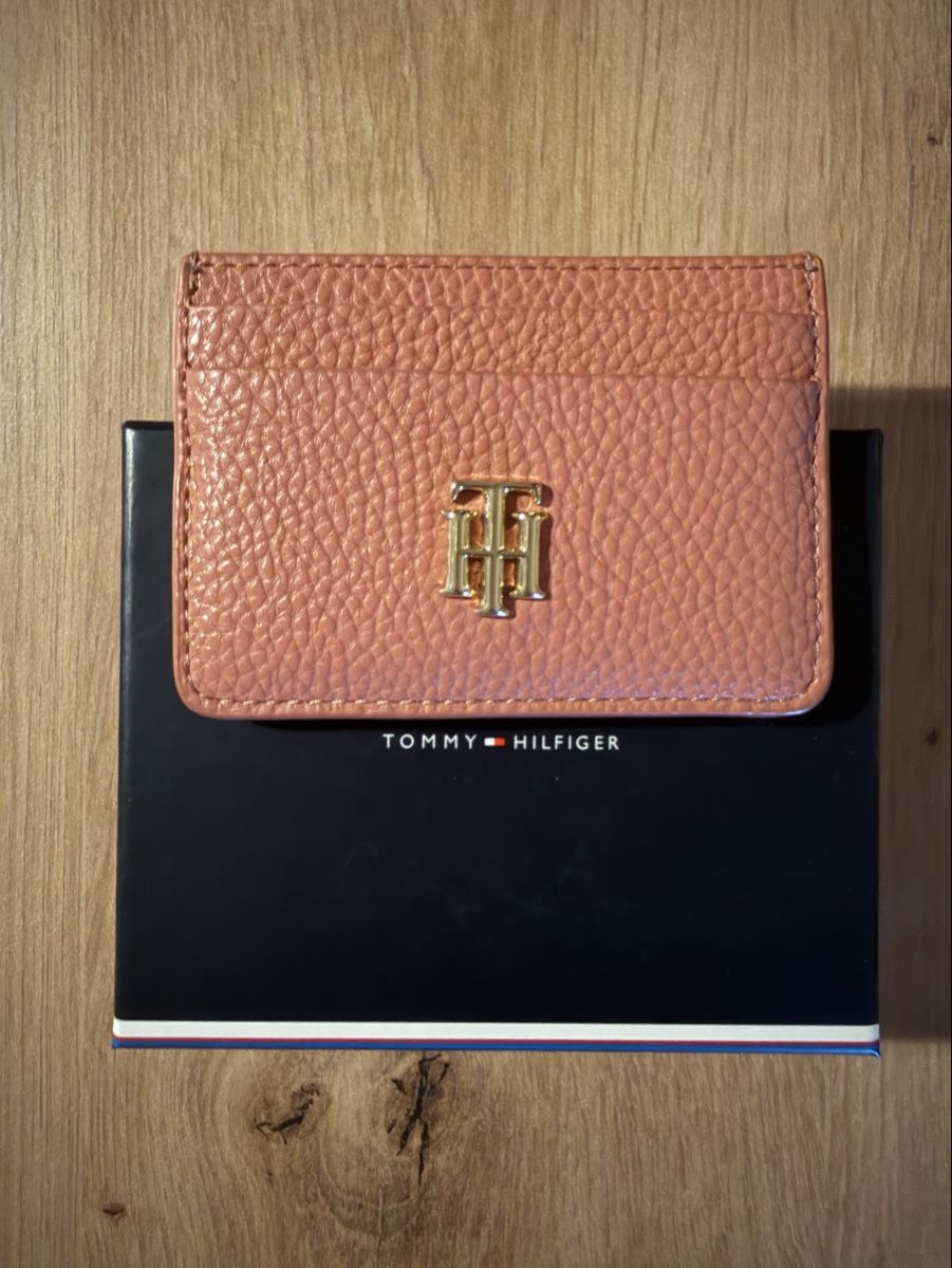 Tommy Hilfiger Brieftaschen: Portefeuille Tommy Hilfiger – Gebraucht aus Hauterive NE von ann_v7d6