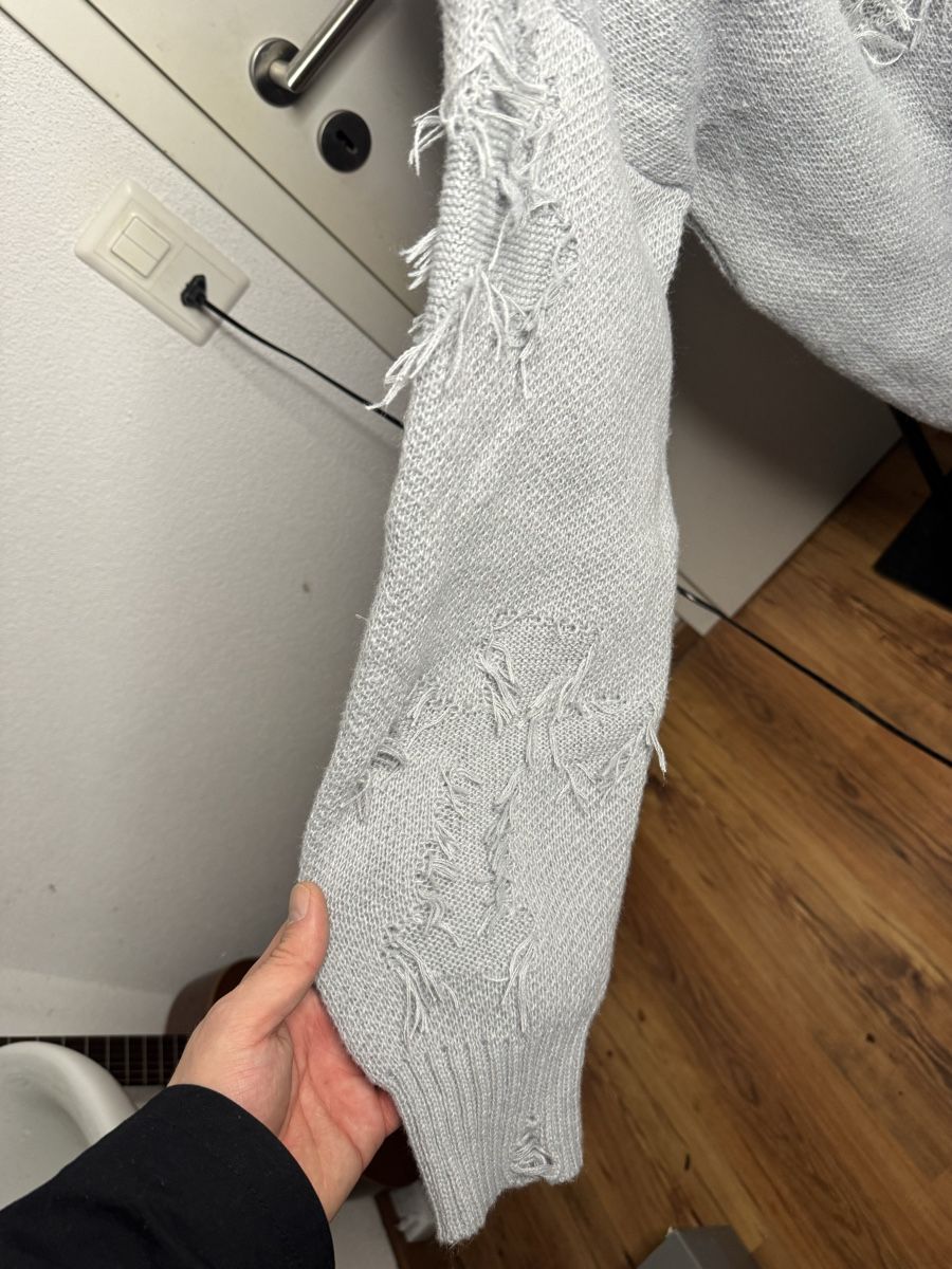 Pullover & Sweatshirts: Destroyed Strickpullover Grau Oversize Streetwear – Neu (gemäss Beschreibung) aus Niederrohrdorf von Joel.S01 2