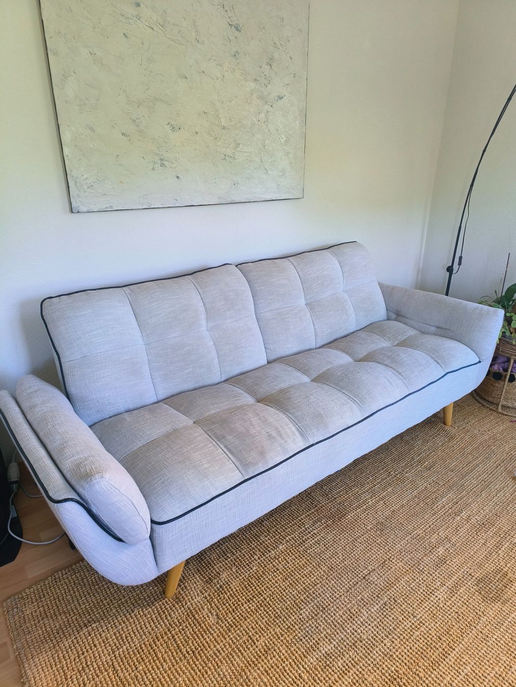 Sofas: Schlafsofa hellgrau mit schwarzer Keder-Umrandung – D'occasion à Frauenfeld par mia_7h75