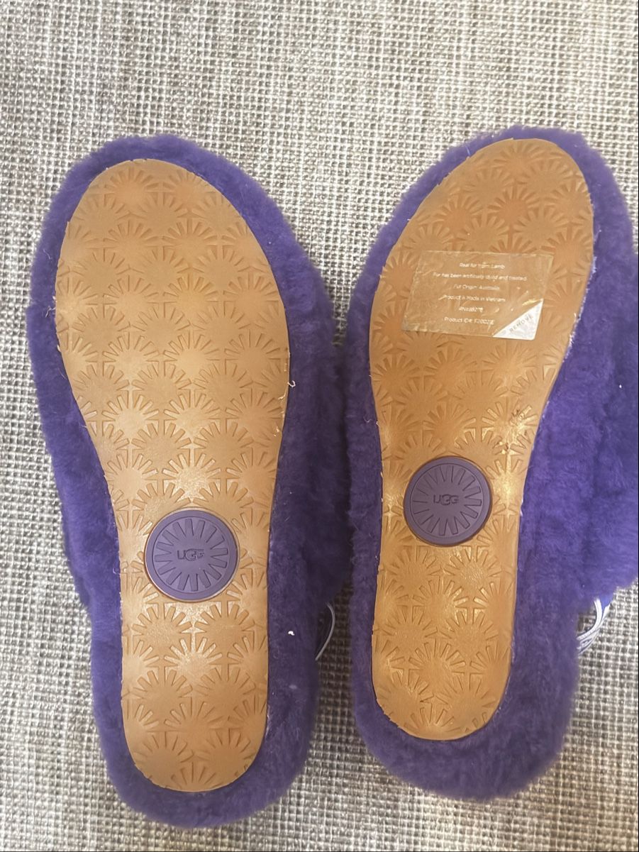 Ugg Scarpe da donna: UGG Fluffy Purple Slides Size EU – Nuovo (secondo la descrizione) da Pully venduto da mar_sy8r 3