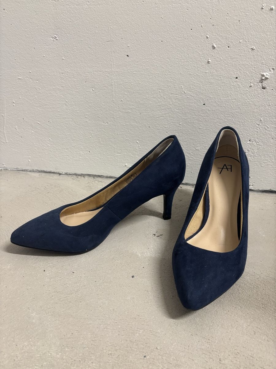 Scarpe da donna: Absatzschuh Blau Wildleder Gr. 38 – Usato da Zürich venduto da cha_jz8q 1