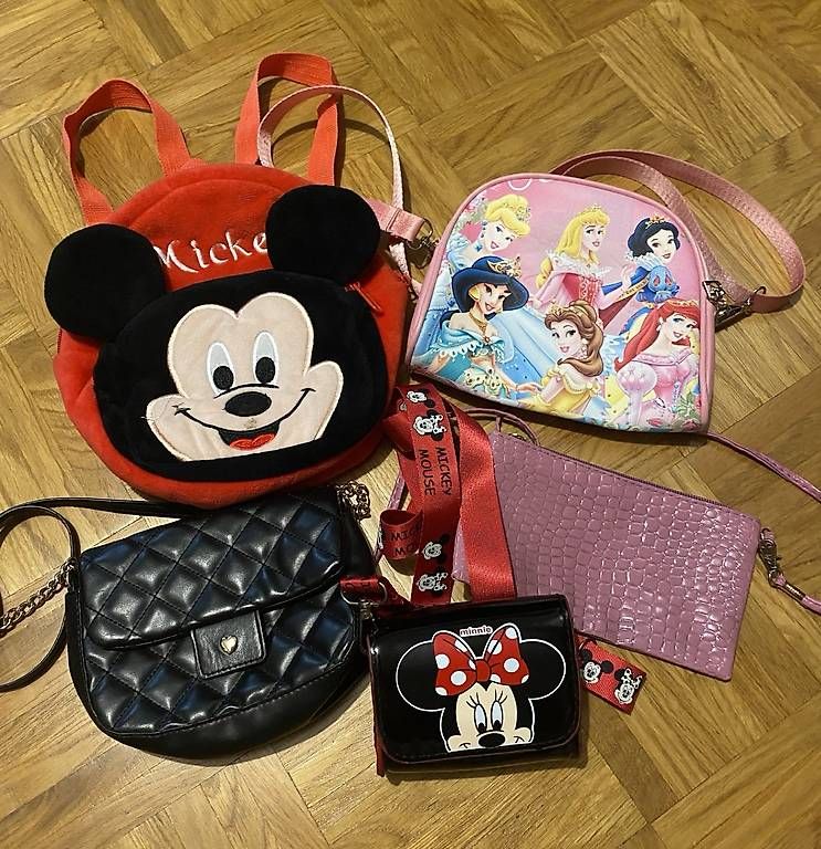 Disney Giocattoli: Lot 5 sacs petite fille et petits cadeaux offerts – Usato da Lausanne venduto da loi_8msc