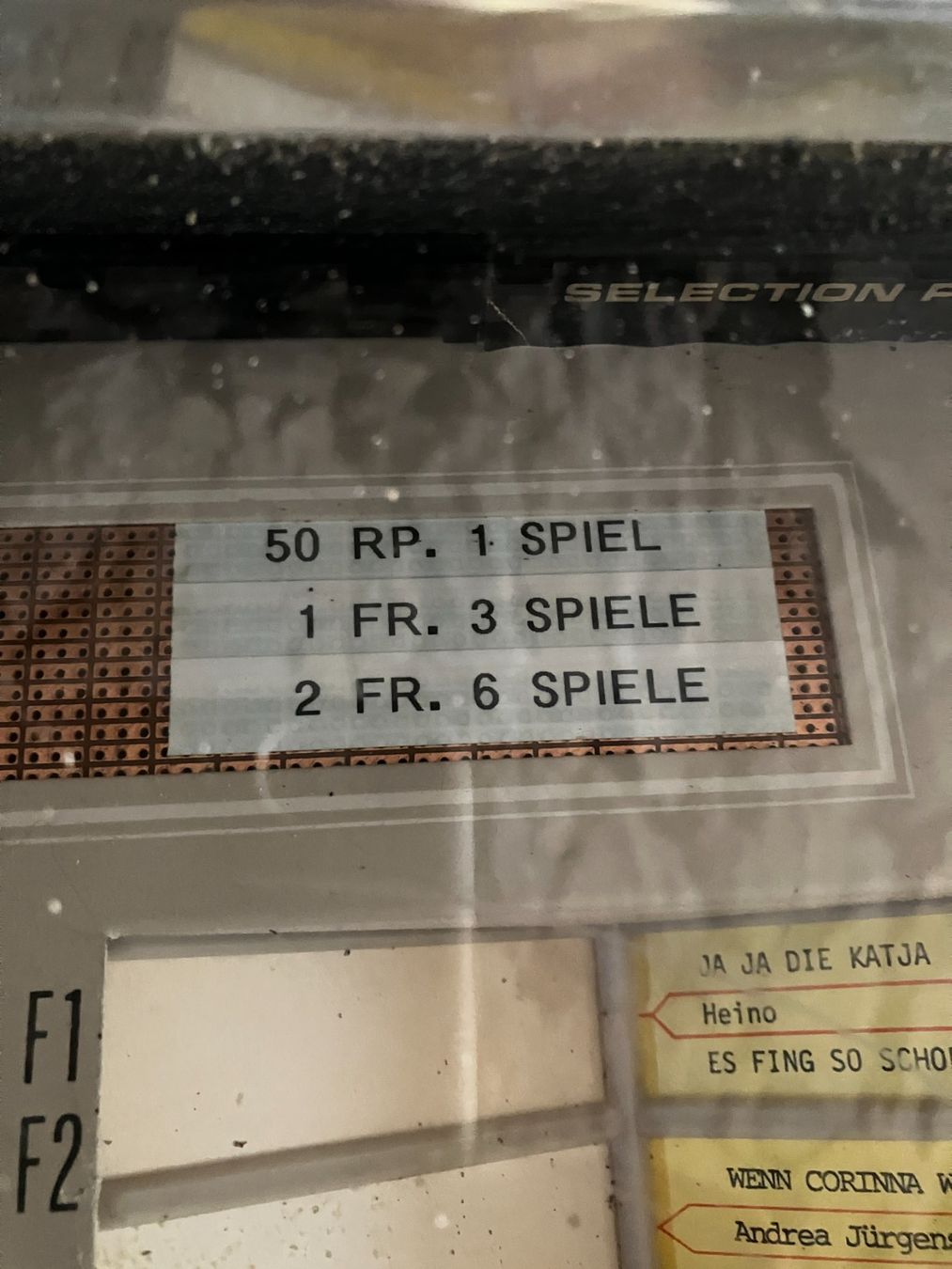Seeburg Jukebox: Jukebox von Seeburg, Typ ESE100-H5, Golden Jet – Usato da Zürich venduto da SAMOHT8037 2