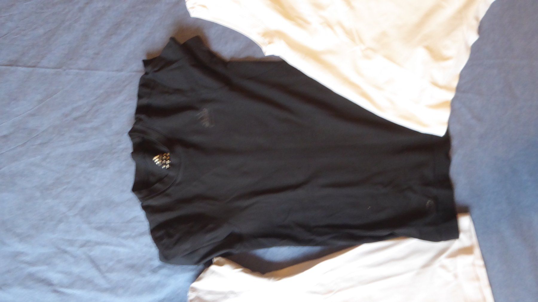 Kleiderpakete: 3 addidas Sport Tshirt Gr M – Gebraucht aus Sargans von Benziner 7