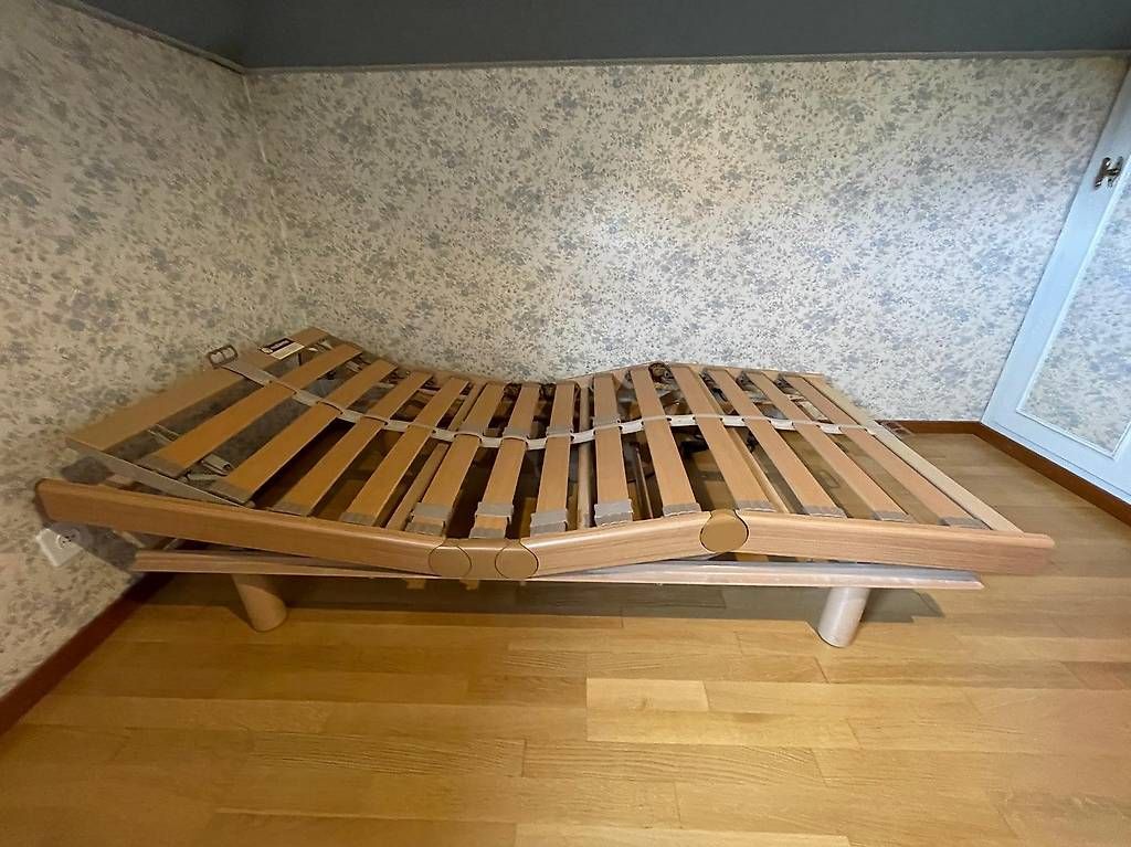 Letti: Lit 200×90 avec sommier motorisé – Usato da Grimisuat venduto da cde_j5hh 1