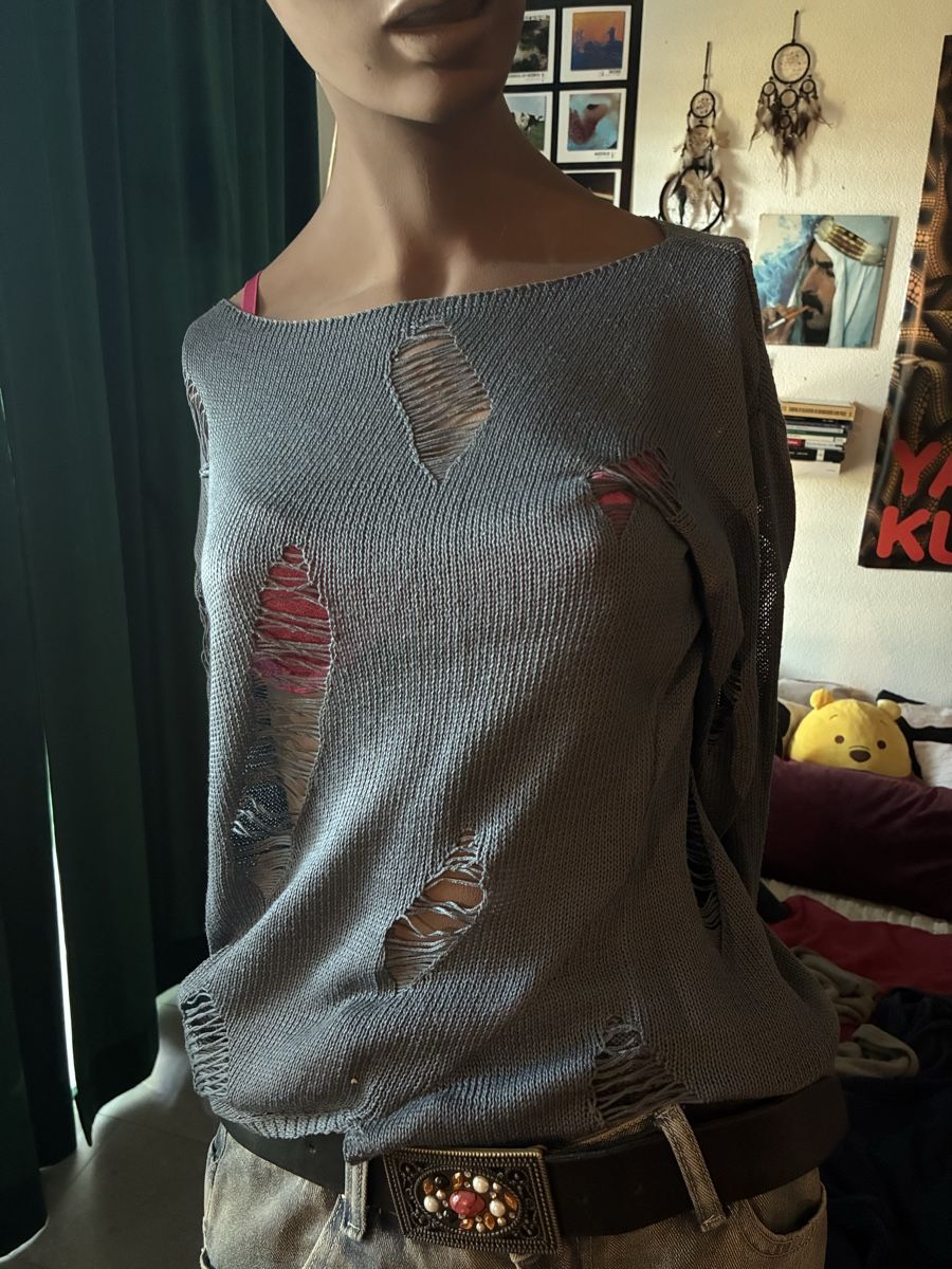 Pullover & Sweatshirts: Graues Langarmoberteil – Neu (gemäss Beschreibung) aus Ueberstorf von nai_9z9s