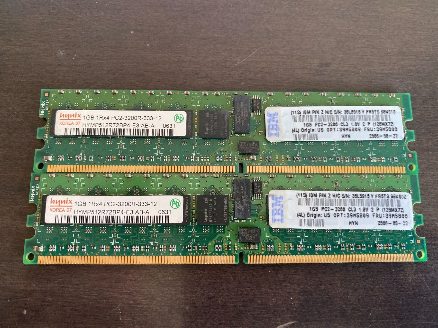 Memory / RAM: Ram  2x1GB 2GB HYMP512R72BP4-E3 – Gebraucht aus Fislisbach von Special24