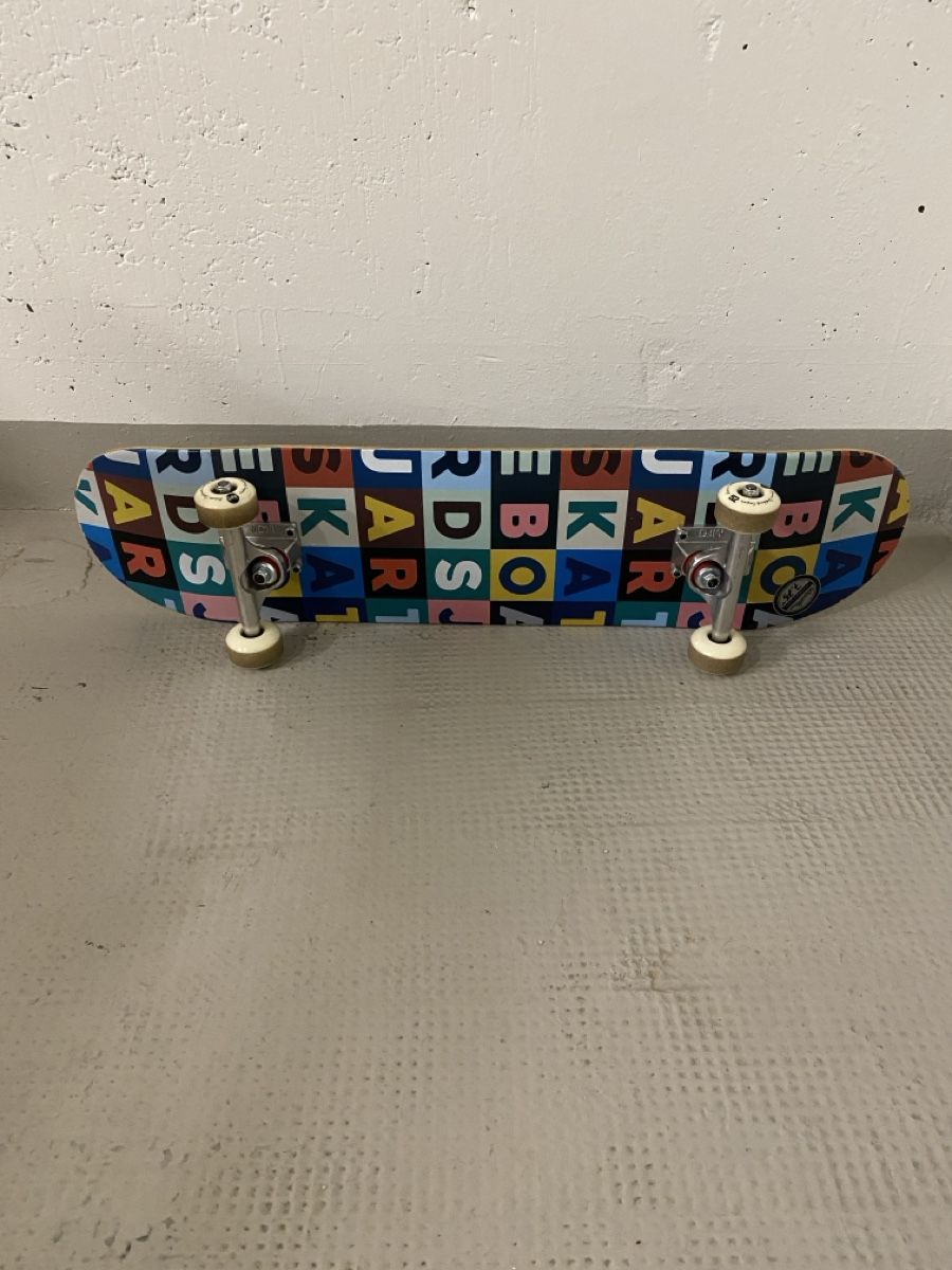 Skateboards: Skateboard, kaum gebraucht – Gebraucht aus Muttenz von arlekino