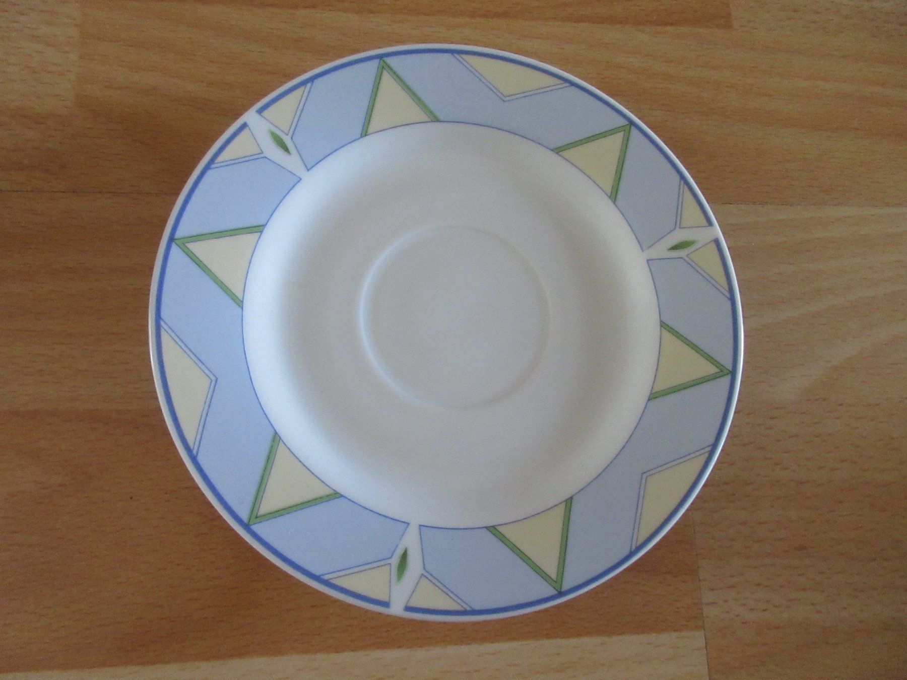 Set di piatti: Kaffeeservice 18 teilig – Usato da Kaisten venduto da renault015 2
